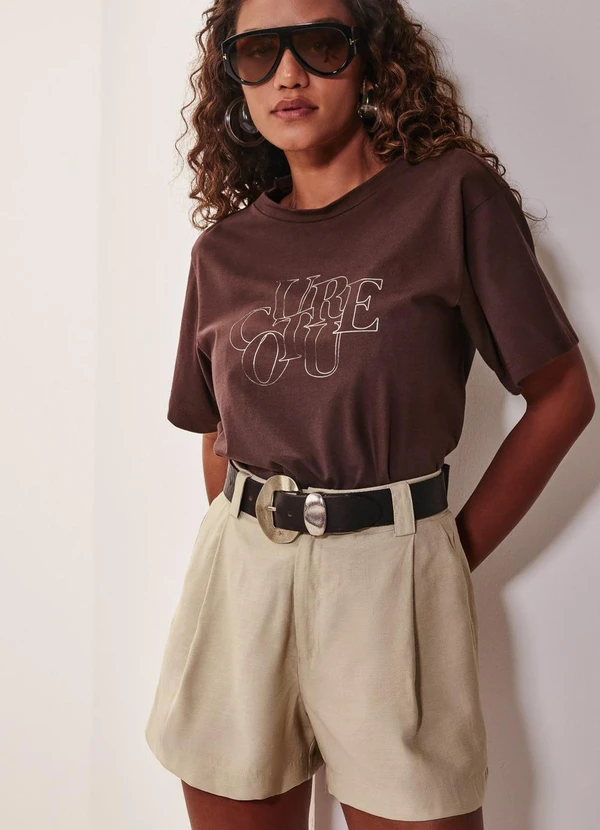 Elegance - Shorts Alfaiataria com Pregas Bege Homus