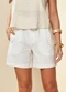 Doce Trama - Shorts Cintura Alta Boho em Alfaiataria Marrom - variação: Branco