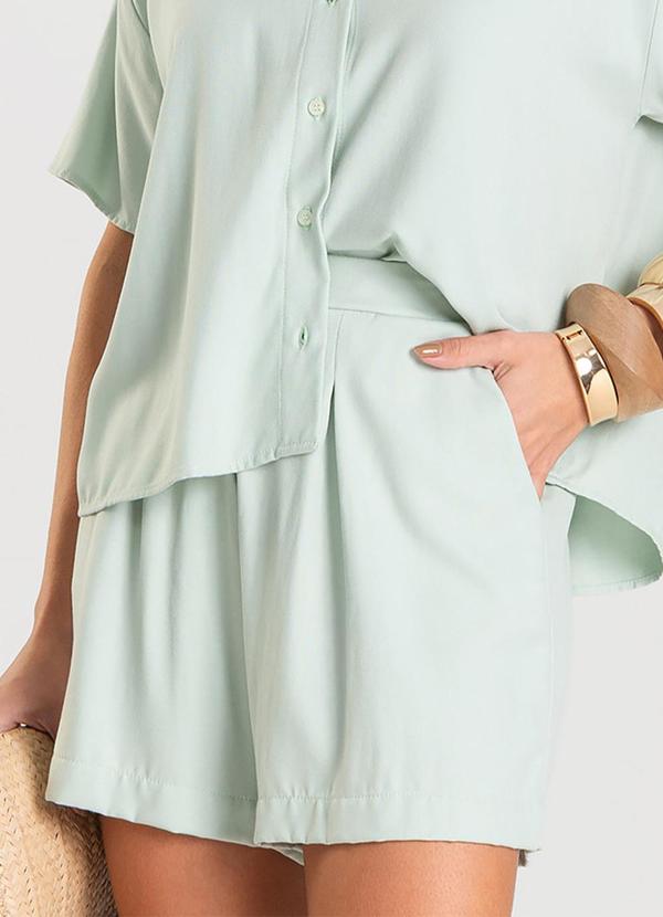 Dianna - Shorts Feminino em Tecido de Viscose Verde