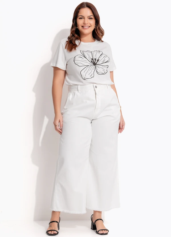 Quintess - Blusa Flor Preta em Relevo em Malha de Algodão 12