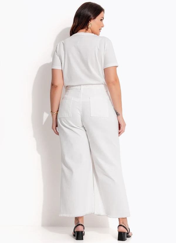 Quintess - Blusa Flor Preta em Relevo em Malha de Algodão 9