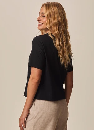 Malwee - Camiseta Ampla com Bordado em Paetê Preto - MALWEE