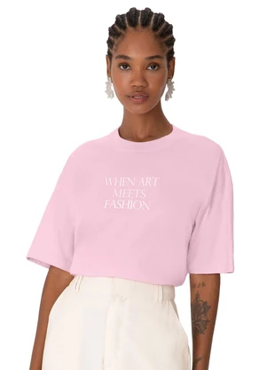 Enfim - Camiseta Ampla When Art Meets Fashion Rosa Claro - ENFIM