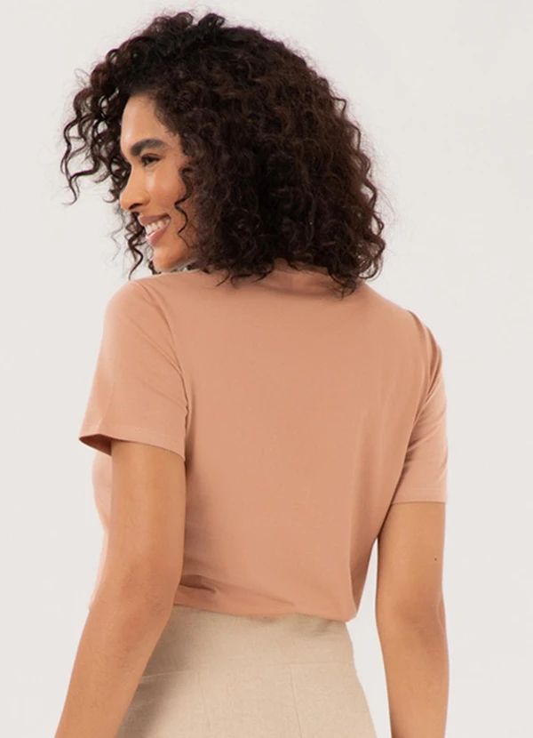 Lunender - Camiseta D Slim com Estampa Localizada Bege 2