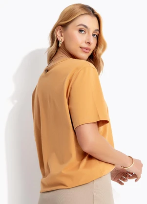 Colcci - Camiseta em Malha Bege - COLCCI