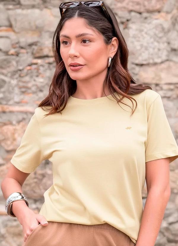 Hiatto Confecção - Camiseta Fem Estonada Basic Amarelo Manteiga