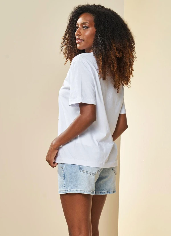 Doce Trama - T-Shirt Básica Veraneio Estampada Branco 3