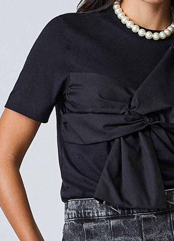 Authoria - T-Shirt com Maxi Laço Preto 5