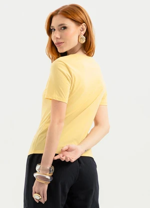 Cativa - T-Shirt em Algodão  Amarelo Claro - CATIVA