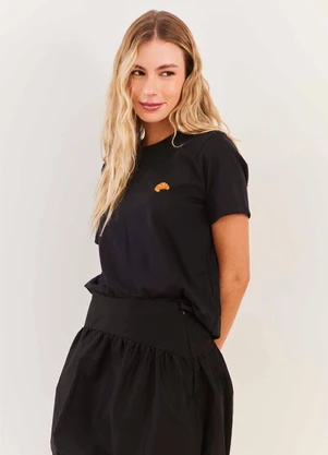 Sofie - T Shirt Feminina em Algodão com Bordado Fluid Line - SOFIE