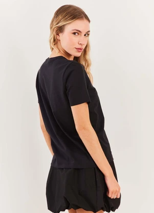 Sofie - T Shirt Feminina em Algodão com Bordado Fluid Line - SOFIE