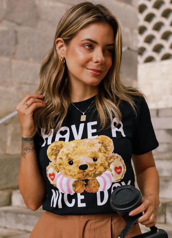 Select - T-Shirt Feminina Estampa Urso Estonada Preto 2