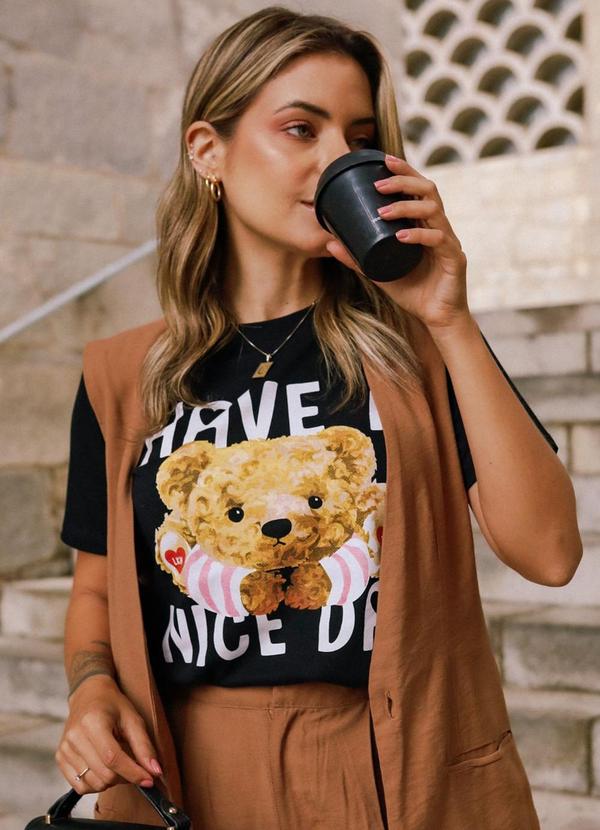 Select - T-Shirt Feminina Estampa Urso Estonada Preto 3