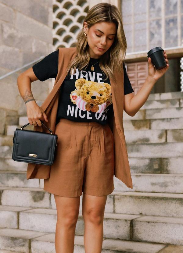 Select - T-Shirt Feminina Estampa Urso Estonada Preto 4