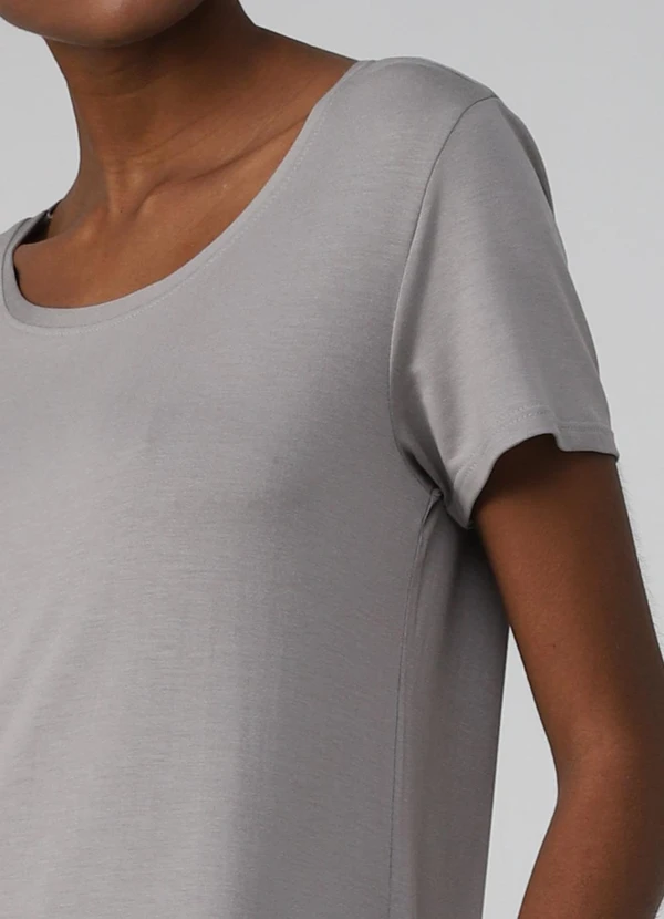 Basicamente - Tech T-Shirt Modal Decote Canoa Cinza Médio 3