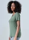 Basicamente - Tech T-Shirt Modal Decote Canoa Cinza Médio - variação: Verde Figo