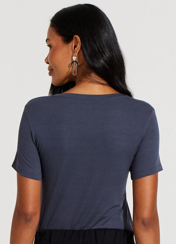 Basicamente - Tech T-Shirt Modal U Premium Feminina 2