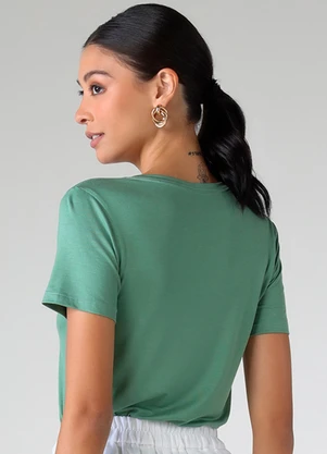 Basicamente - Tech T-Shirt Modal V Premium Feminina - BASICAMENTE