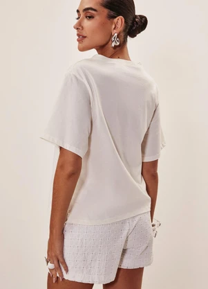 Elegance - Tshirt com Detalhe Estampa na Frente Off White - ELEGANCE