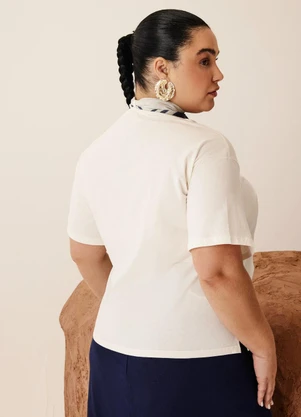 Elegance - Tshirt com Lenço no Pescoço Off White - ELEGANCE