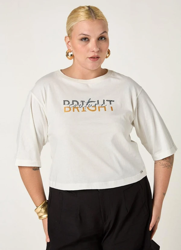 Elegance - Tshirt Cropped com Estampa Off White