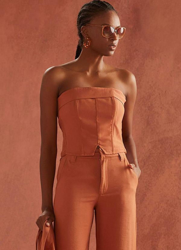 Linzzi - Top sem Alças em Blend de Viscose Marrom