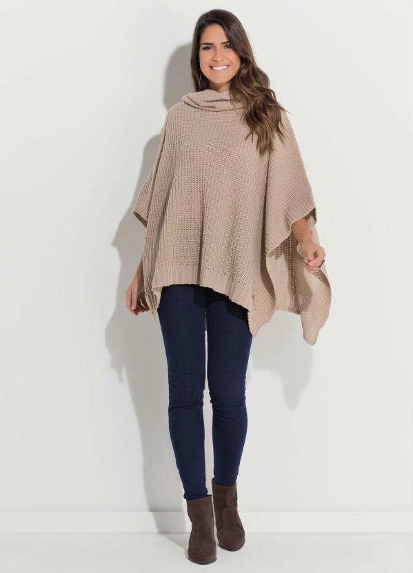 Quintess - Poncho em Tricô Bege com Gola Alta Quintess 7