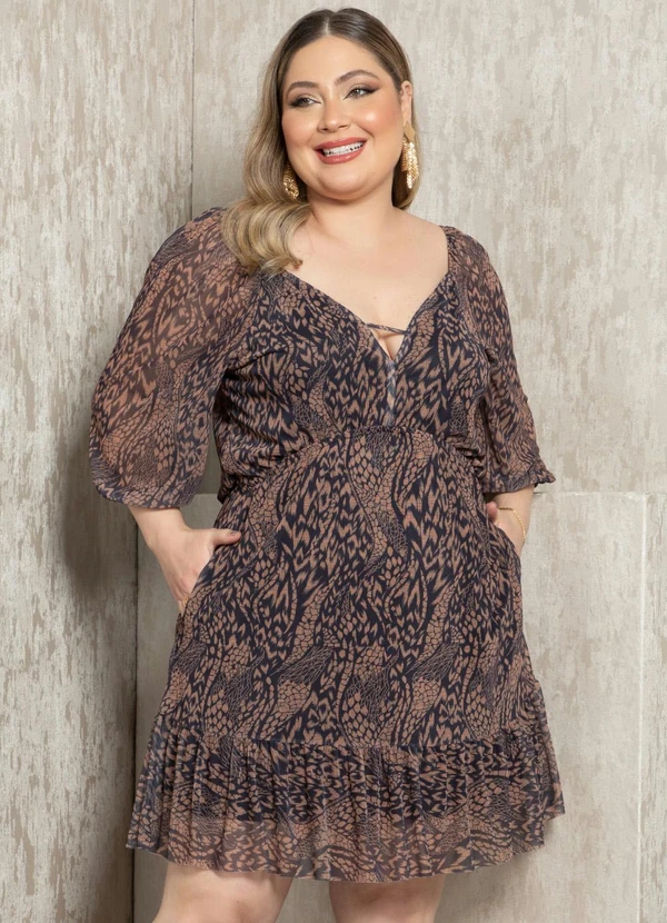 Quintess - Vestido Animal Print com Decote Profundo 10
