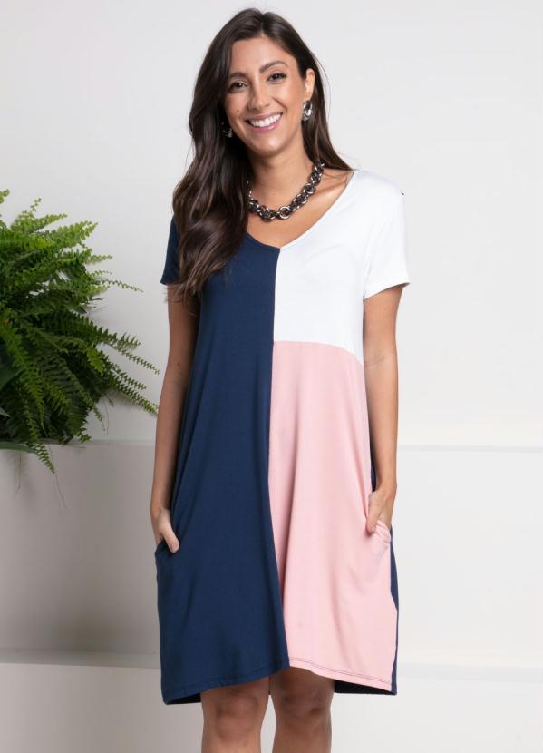 Quintess - Vestido Azul, Off White e Rosa com Bolsos