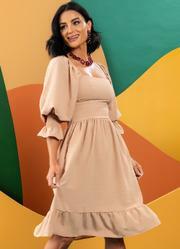 Vestido Bege em Crepe Plano Maquinetado