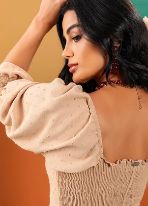 Quintess - Vestido Bege em Crepe Plano Maquinetado - QUINTESS