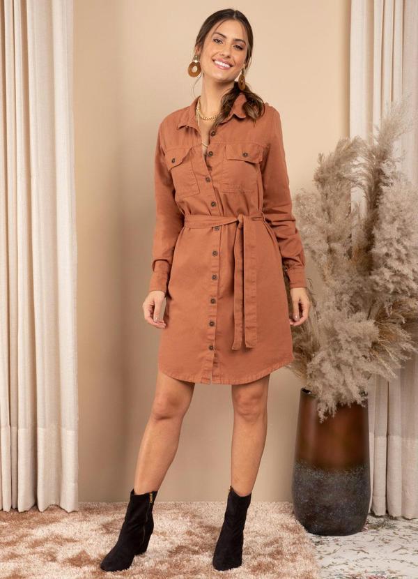 Quintess - Vestido Caramelo com Bolsos e Botões 8