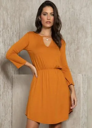 Quintess - Vestido Caramelo com Recorte Vazado no Decote - QUINTESS