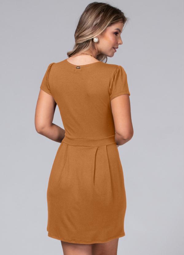 Quintess - Vestido com Decote Transpassado Caramelo 2