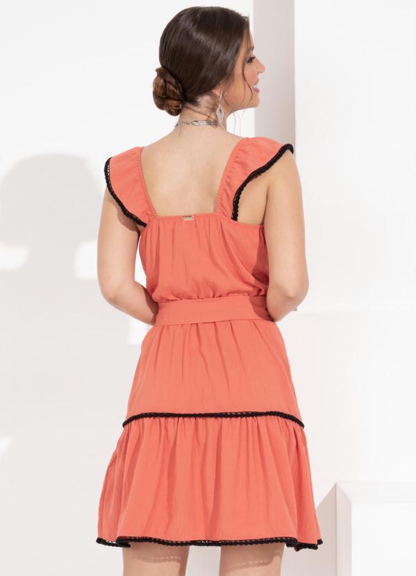 Outlet - Vestido Coral com Babados e Passamanaria 2