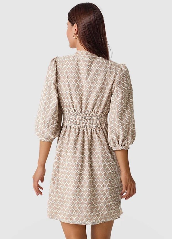 Malwee - Vestido Curto com Linho Marrom 2