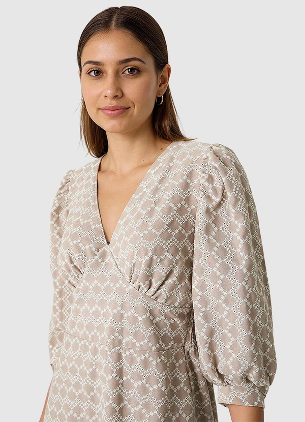 Malwee - Vestido Curto com Linho Marrom 4