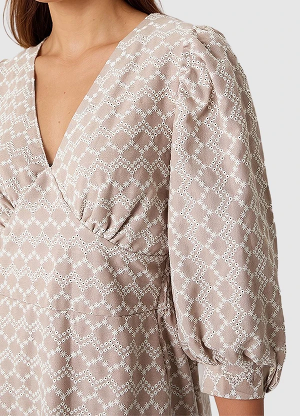 Malwee - Vestido Curto com Linho Marrom 5