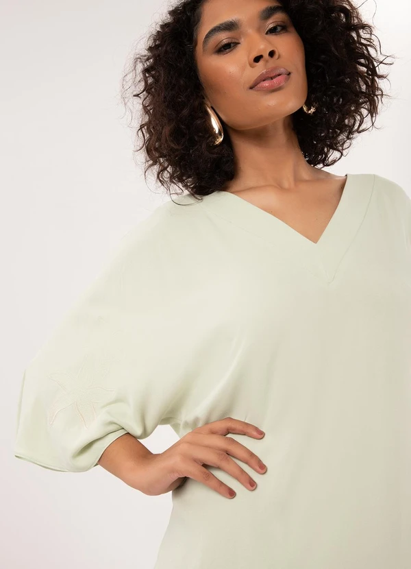 Lunender - Vestido Curto com Mangas Amplas e Verde 5