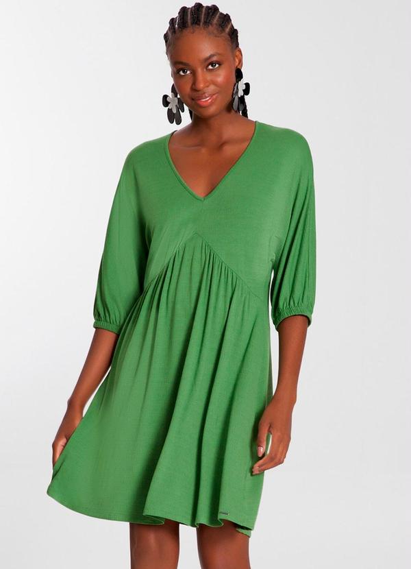 Lunender - Vestido Curto com Recorte Franzido Verde