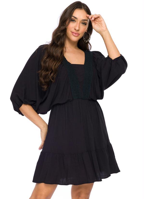 Doce Trama - Vestido Curto com Renda e Manga 3/4 Preto