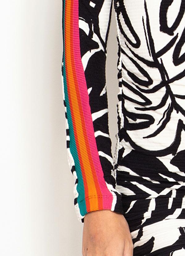 Farm - Vestido Curto de Malha Canelada Franzdo Trópicos Estampado 6