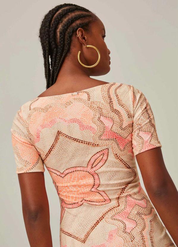 Lança Perfume - Vestido Curto de Malha Decote Quadrado Bege 4