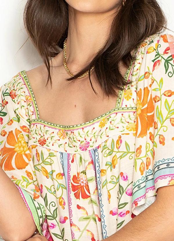 Farm - Vestido Curto de Viscose Amanhecer Off White 6