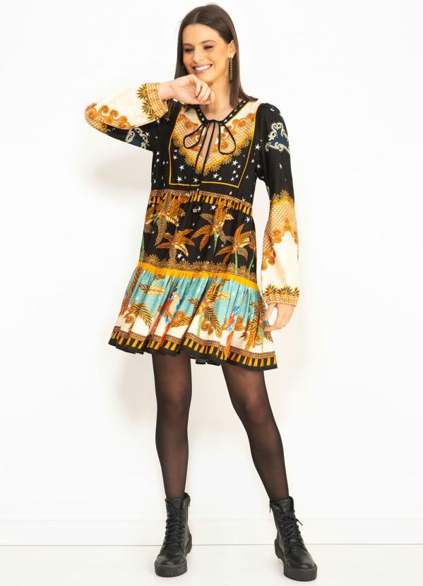 Farm - Vestido Curto de Viscose Floresta Bordada Preto 3