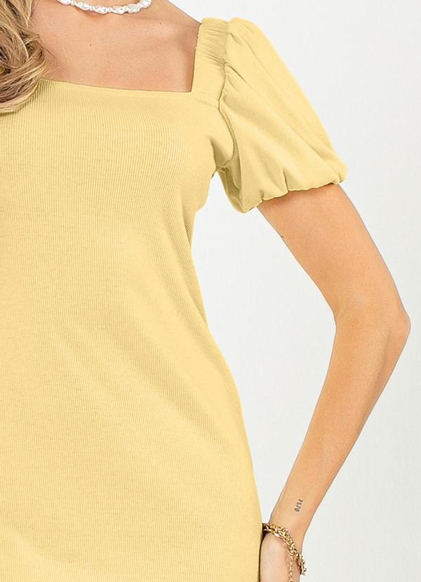 Cativa - Vestido Curto em Canelado Amarelo Claro 3