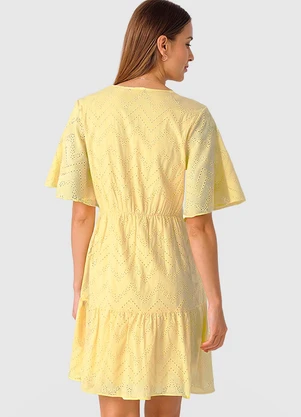 Malwee - Vestido Curto em Laíse Amarelo Claro - MALWEE