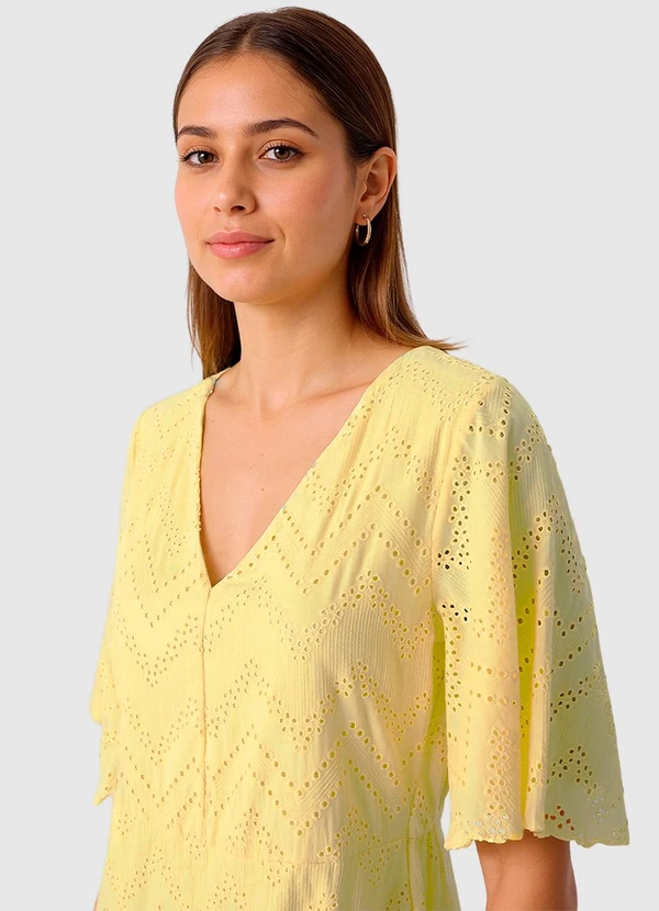 Malwee - Vestido Curto em Laíse Amarelo Claro 4