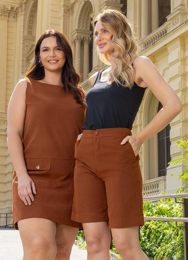 Quintess - Vestido Curto em Nylon Suede Marrom com Bolsos Frontais 14