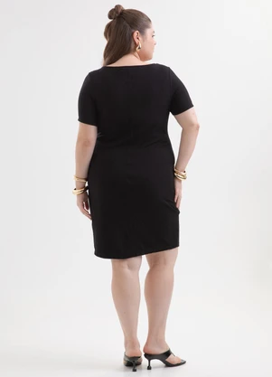 Cativa Plus Size - Vestido Curto Plus Size com Decote V Canelado Pre - CATIVA PLUS SIZE